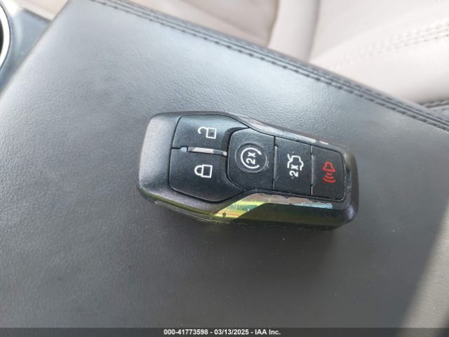 2LMTJ6LP5GBL67782 Lincoln Mkx Reserve