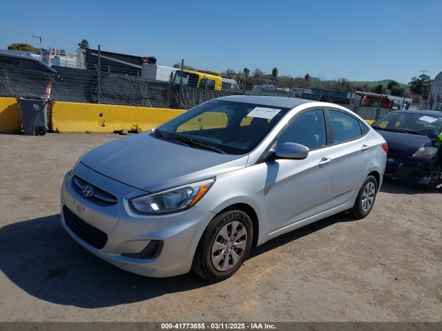 Hyundai ACCENT SE 2017 KMHCT4AE1HU333121 Image 2