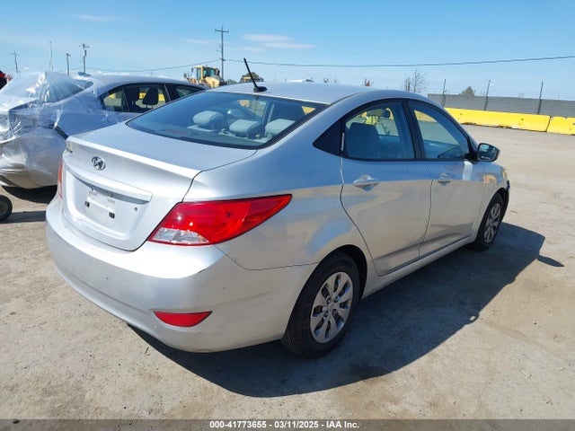 Hyundai ACCENT SE 2017 KMHCT4AE1HU333121 Image 4
