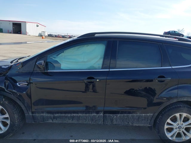 1FMCU9G91HUC98262 Ford 2017