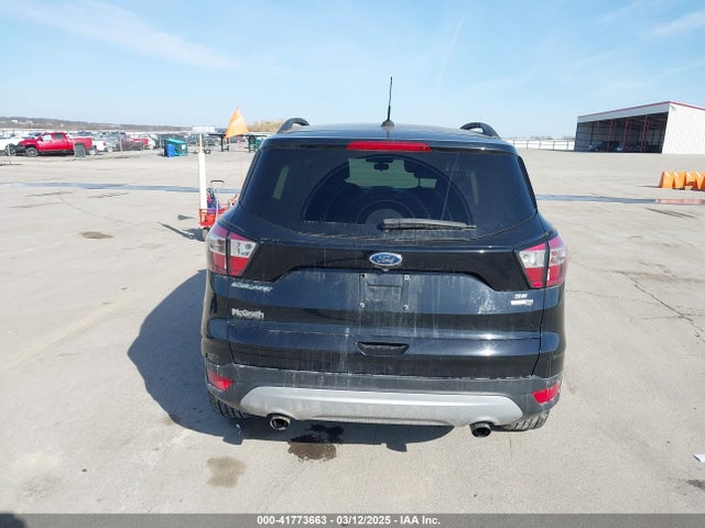 1FMCU9G91HUC98262 Ford 2017