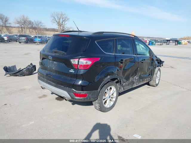 1FMCU9G91HUC98262 Ford 2017