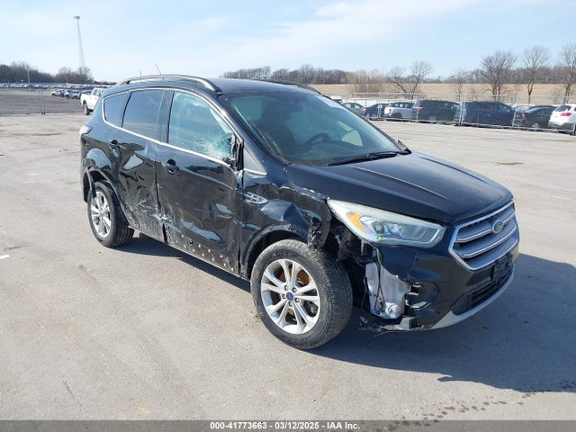 1FMCU9G91HUC98262 Ford 2017