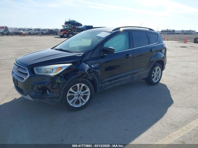 1FMCU9G91HUC98262 Ford 2017