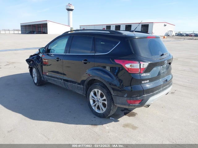 1FMCU9G91HUC98262 Ford 2017
