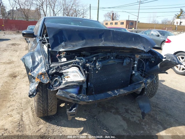 2C3CCAAG3EH285743 Chrysler 300