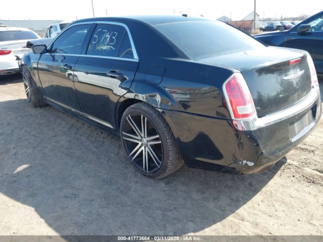 2014 CHRYSLER 300 2C3CCAAG3EH285743 Photo 2