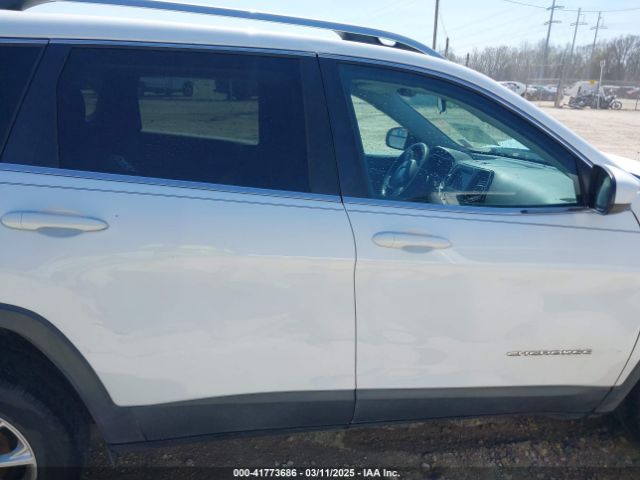 1C4PJLCB6KD285194 Jeep Cherokee Latitude Fwd