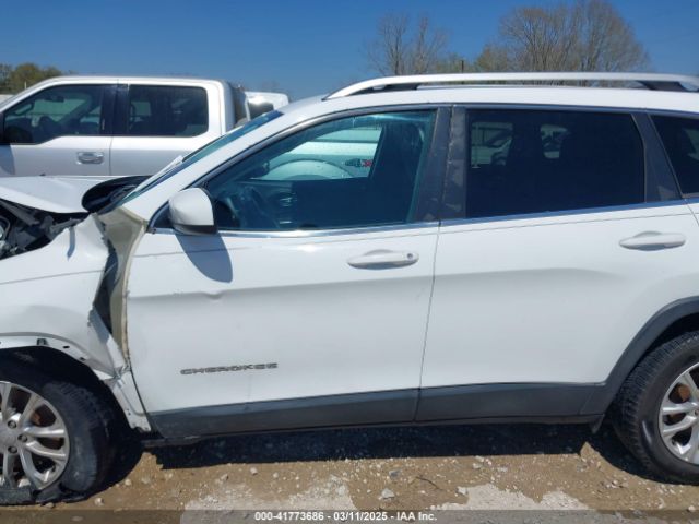 1C4PJLCB6KD285194 Jeep Cherokee Latitude Fwd