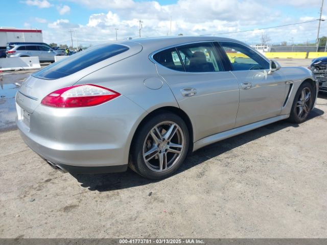 2010 PORSCHE PANAMERA WP0AB2A78AL061019 Photo 3