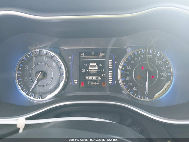 1C3CCCAB6FN732770 Chrysler 200 Limited