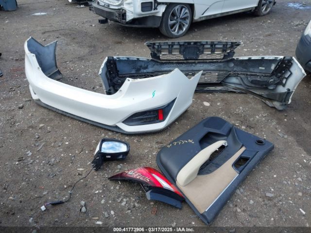 JHMZC5F38JC001957 Honda Clarity Plug-in Hybrid Touring