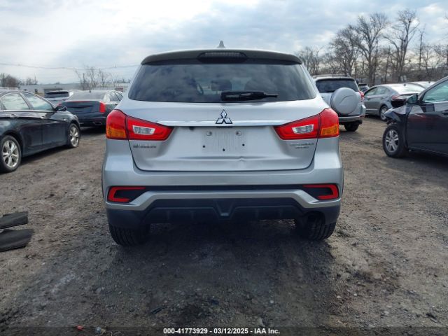 JA4AR3AU2JZ017872 Mitsubishi Outlander Sport 2.0 Es
