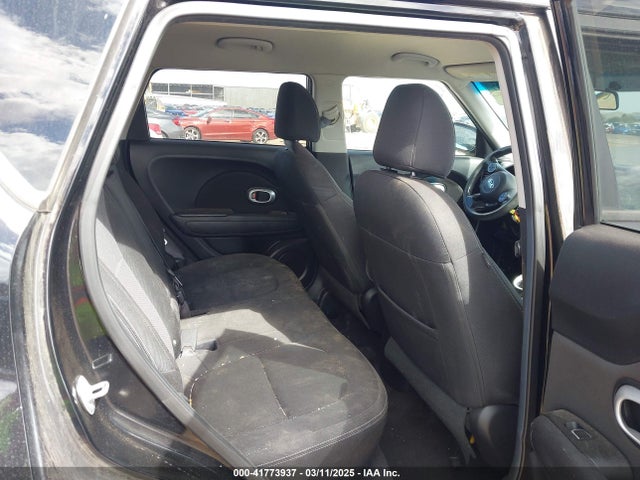 KNDJP3A53H7423816 KIA SOUL +