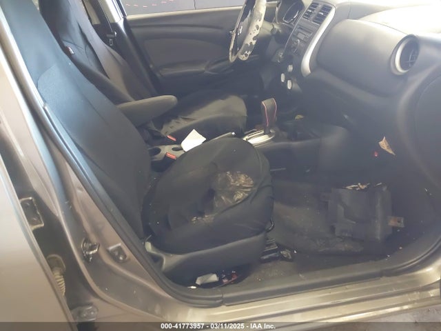 3N1CN7AP6EL821104 Nissan Versa 1.6 Sv