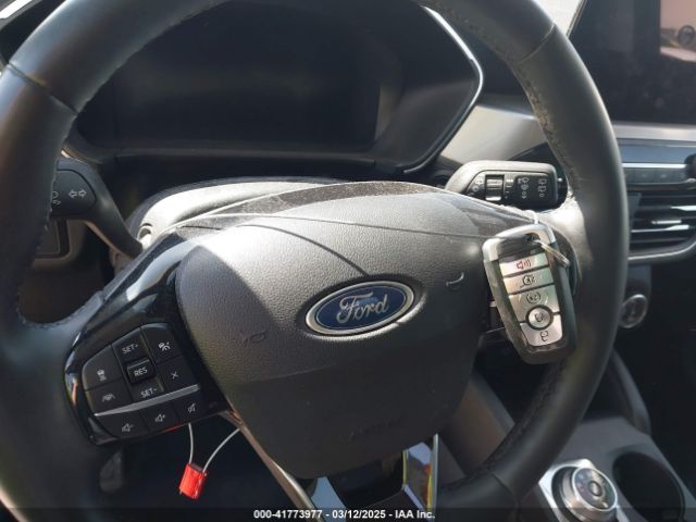 1FMCU9J97NUA56239 Ford Escape Titanium
