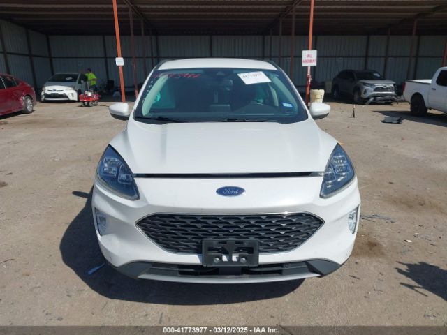 1FMCU9J97NUA56239 Ford Escape Titanium