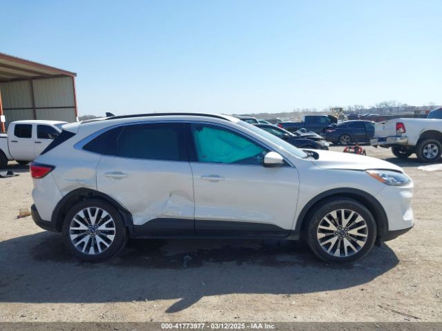 1FMCU9J97NUA56239 Ford Escape Titanium
