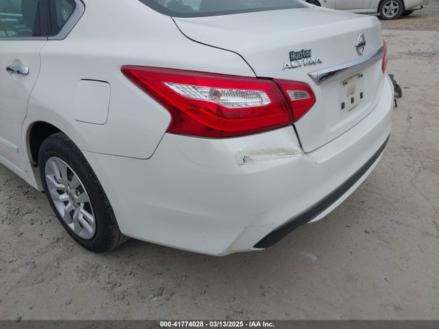 1N4AL3AP1GN311917 Nissan 2016