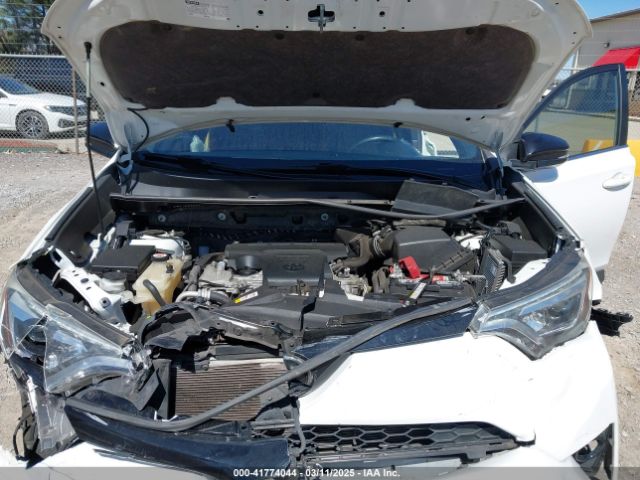 JTMNFREV9JJ738310 Toyota RAV4 SE