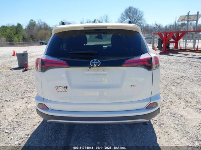 JTMNFREV9JJ738310 Toyota RAV4 SE