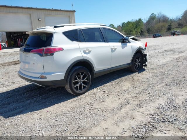 JTMNFREV9JJ738310 Toyota RAV4 SE