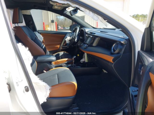 JTMNFREV9JJ738310 Toyota RAV4 SE