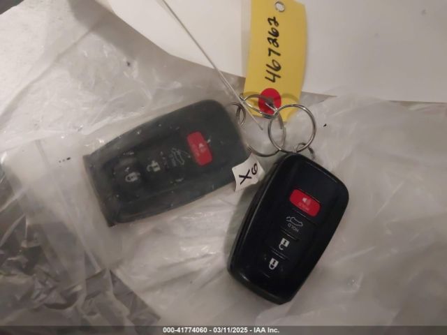 2T3A1RFVXPW374517 Toyota Rav4 Xle Premium
