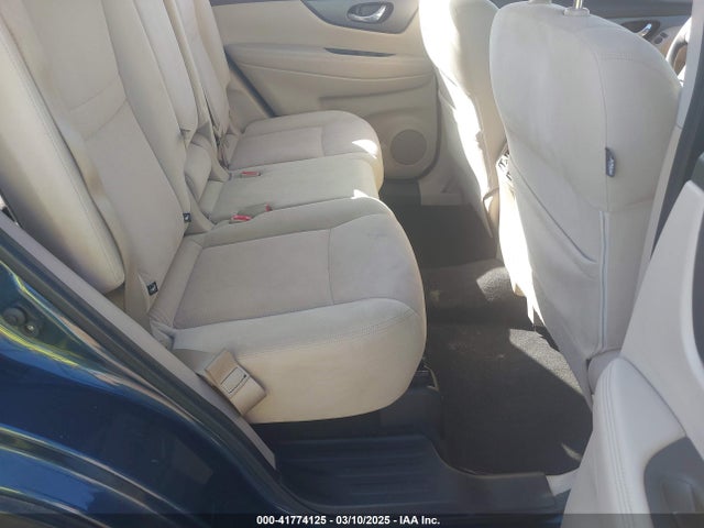 JN8AT2MT0GW005318 Nissan ROGUE S