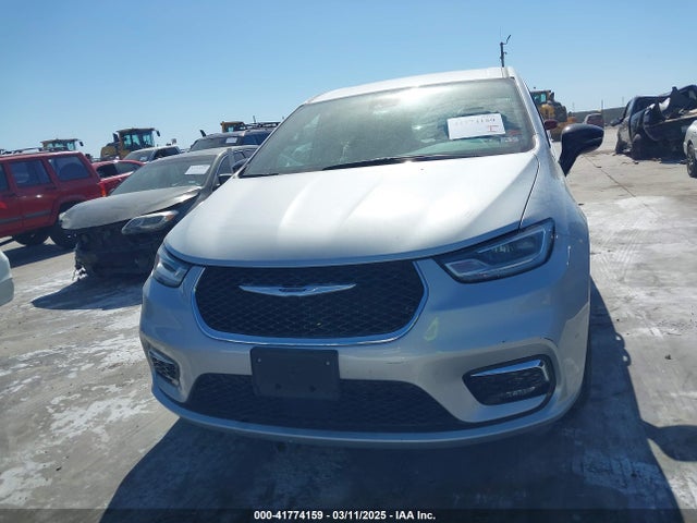 Chrysler Pacifica Touring L 2024 2C4RC1BG6RR148395 Image 13