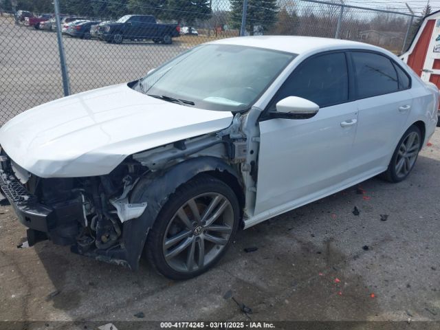 1VWAA7A37JC028782 Volkswagen Passat 2.0t R-line/2.0t S