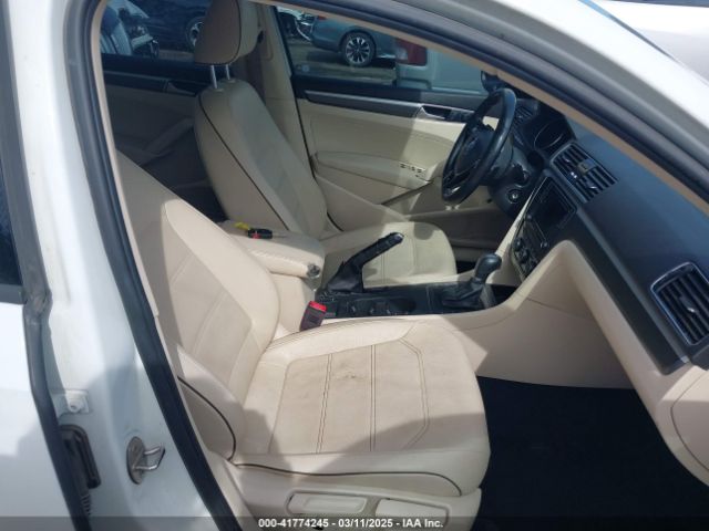 1VWAA7A37JC028782 Volkswagen Passat 2.0t R-line/2.0t S