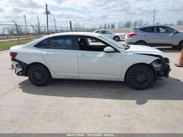3VWN57BU3KM021826 Volkswagen Jetta 1.4t S