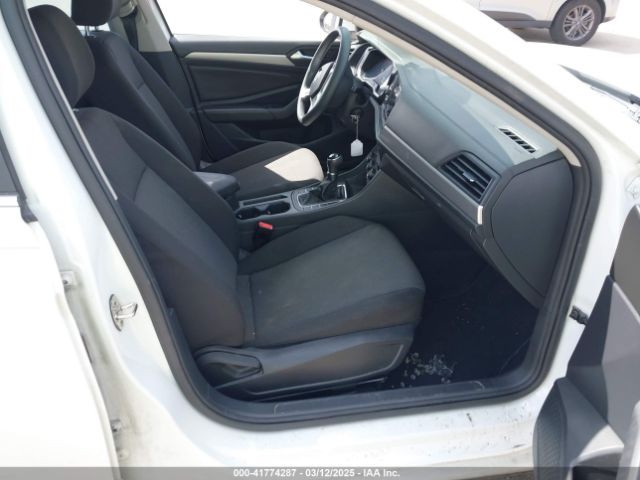 3VWN57BU3KM021826 Volkswagen Jetta 1.4t S