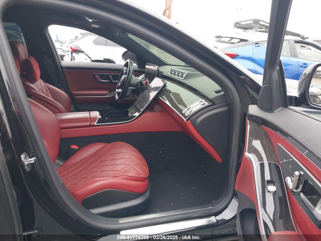 W1K6G7GB9NA067550 Mercedes-Benz m176