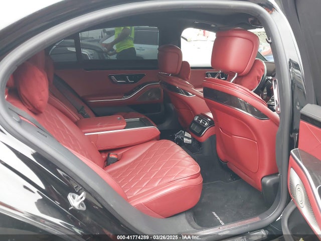 W1K6G7GB9NA067550 Mercedes-Benz m176