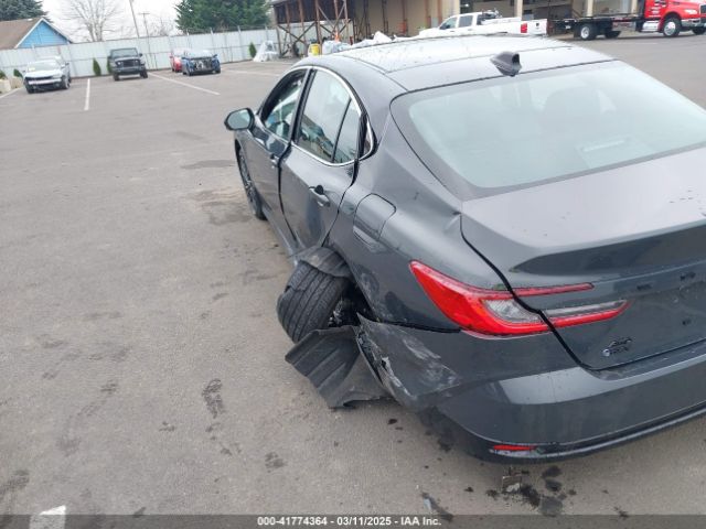 4T1DBADK8SU516661 Toyota CAMRY XLE