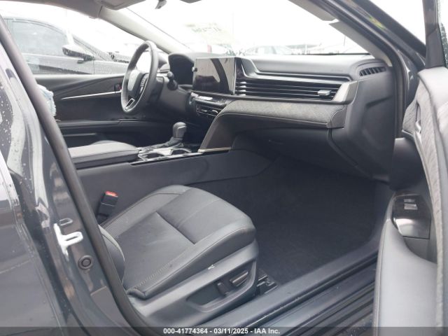 4T1DBADK8SU516661 Toyota CAMRY XLE