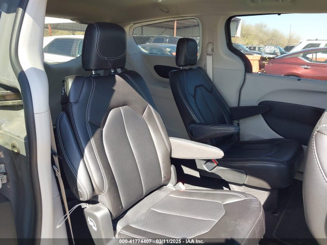 Chrysler Pacifica Touring L 2023 2C4RC1BG8PR559908 Image 3