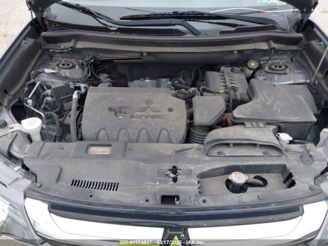 JA4AZ2A39HZ070242 Mitsubishi Outlander Es