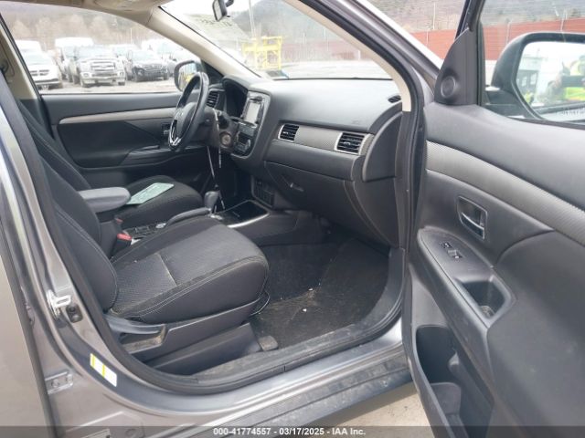 JA4AZ2A39HZ070242 Mitsubishi Outlander Es