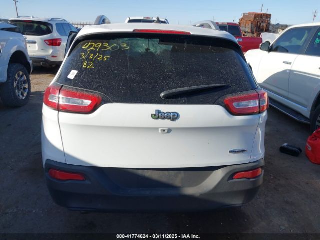1C4PJLCB8GW230578 Jeep Cherokee Latitude