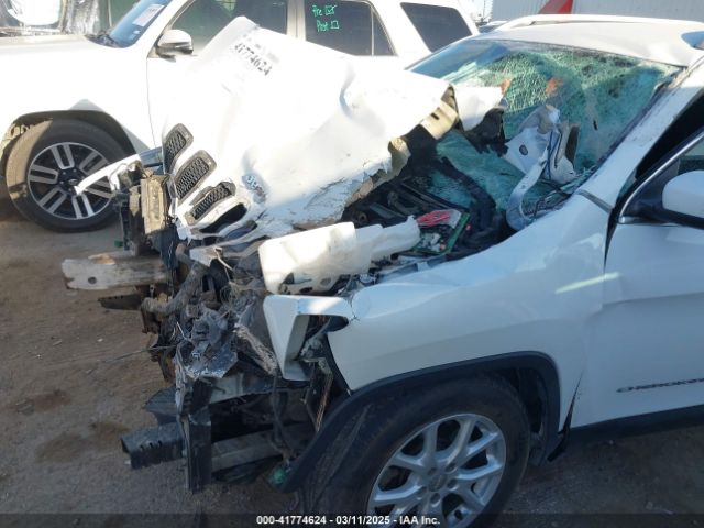 1C4PJLCB8GW230578 Jeep Cherokee Latitude