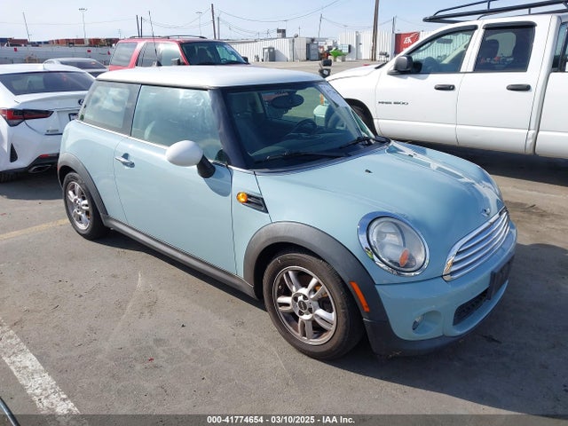 2011 MINI COOPER WMWSU3C57BT251053 Photo 0