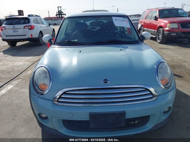 2011 MINI COOPER WMWSU3C57BT251053 Photo 5