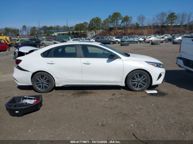 3KPF54AD1PE522206 KIA Forte Gt-line