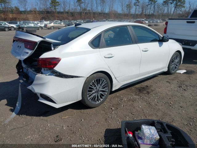 3KPF54AD1PE522206 KIA Forte Gt-line