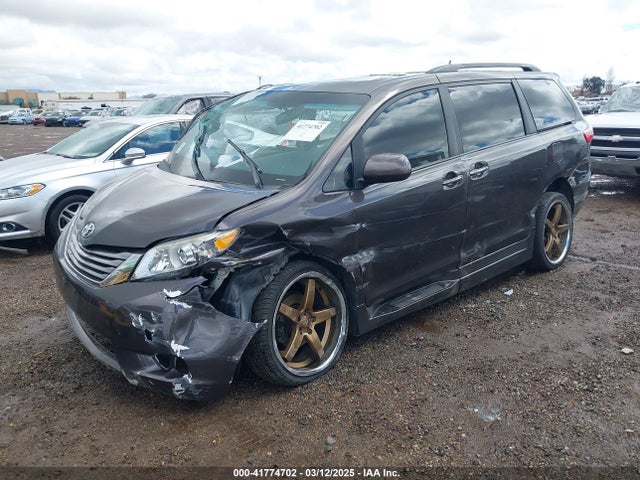 Toyota 2gr-fks 2017 5TDYZ3DC0HS882729 Image 2