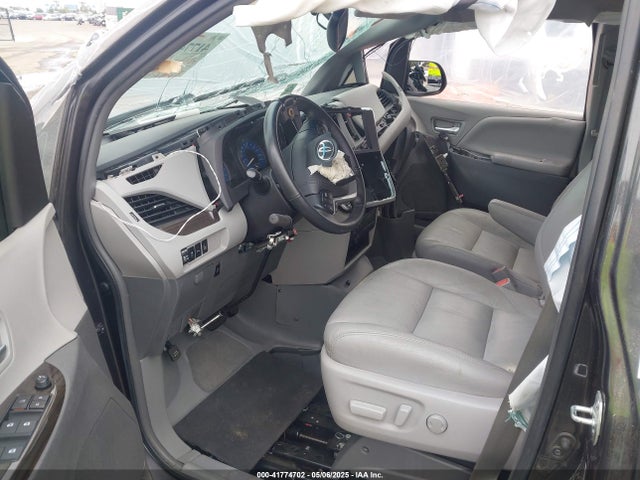 Toyota 2gr-fks 2017 5TDYZ3DC0HS882729 Image 5
