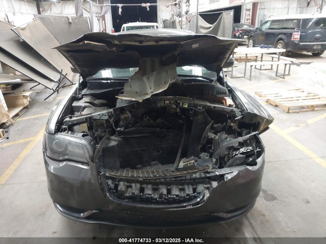2C3CCAAG2JH282018 Chrysler 300 Touring